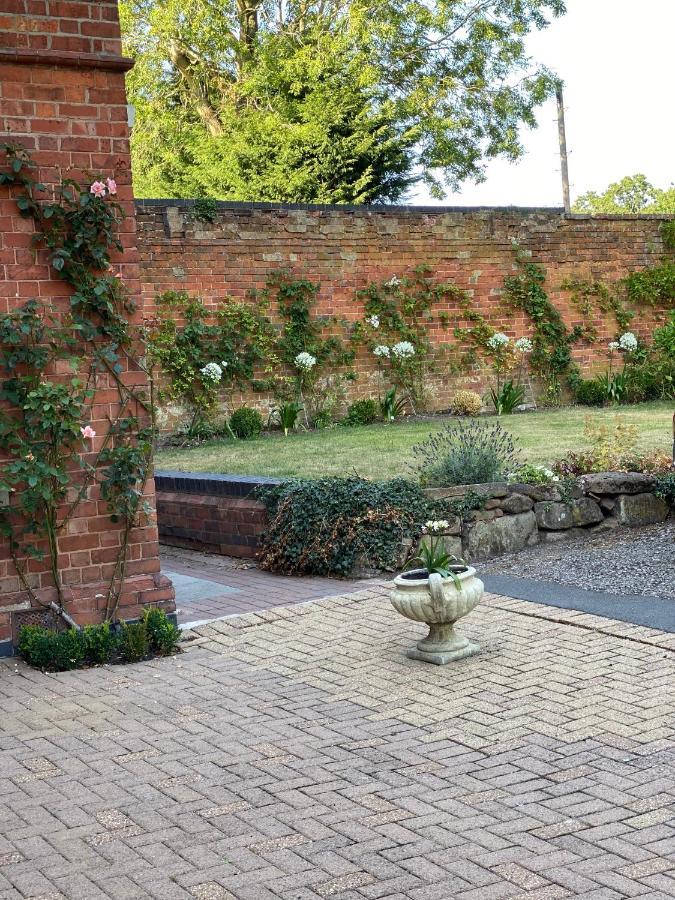 Coundon Lodge Coventry Exterior foto